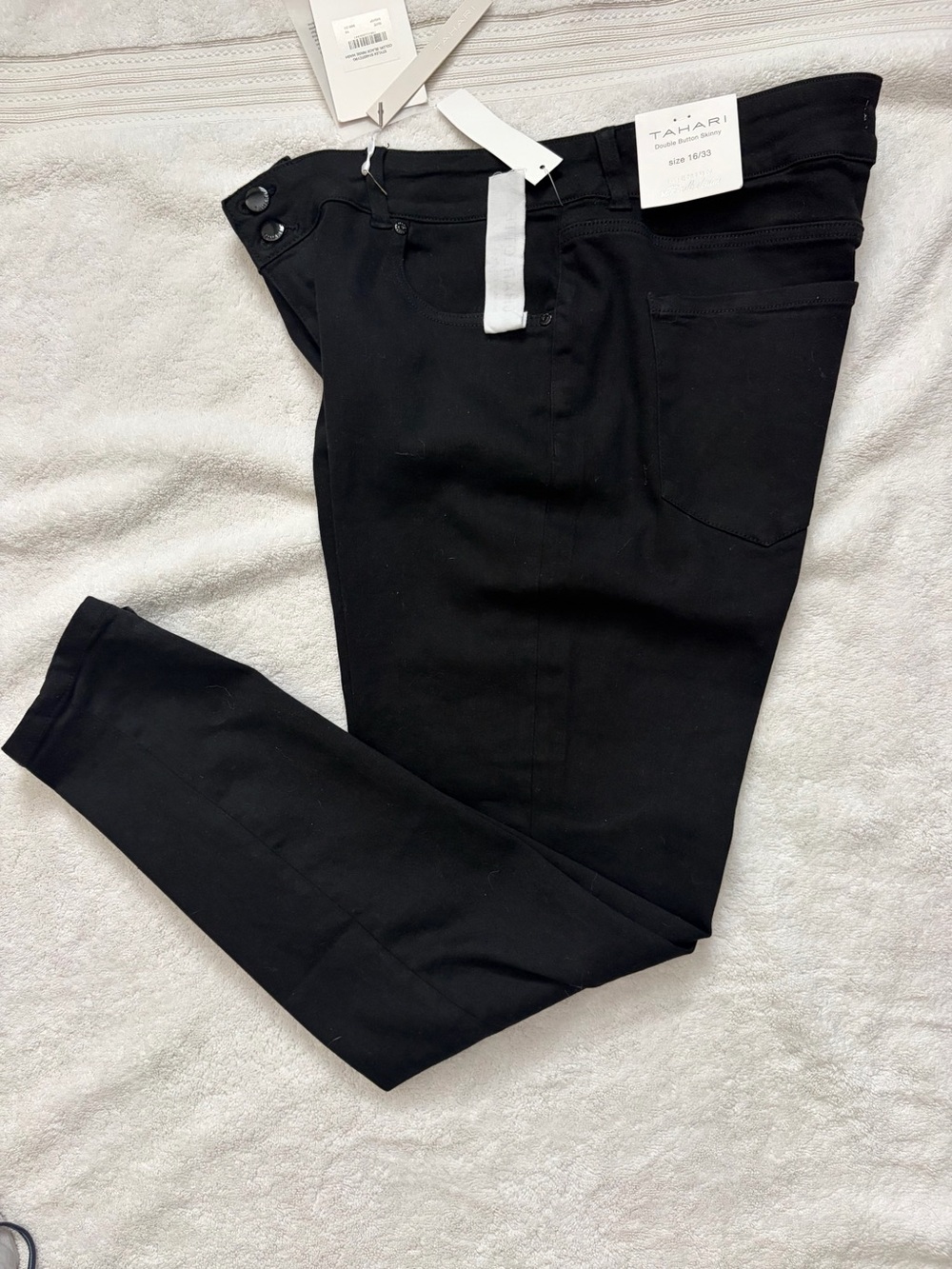 Tahari Women’s Black NWT Jeans Size 16/33 Double Button Skinny